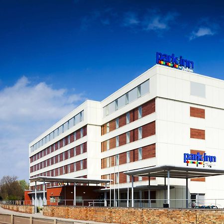 Park Inn By Radisson Peterborough Exterior foto