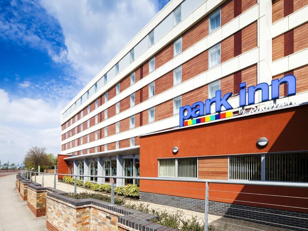 Park Inn By Radisson Peterborough Exterior foto