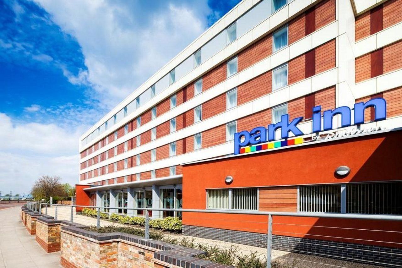 Park Inn By Radisson Peterborough Exterior foto